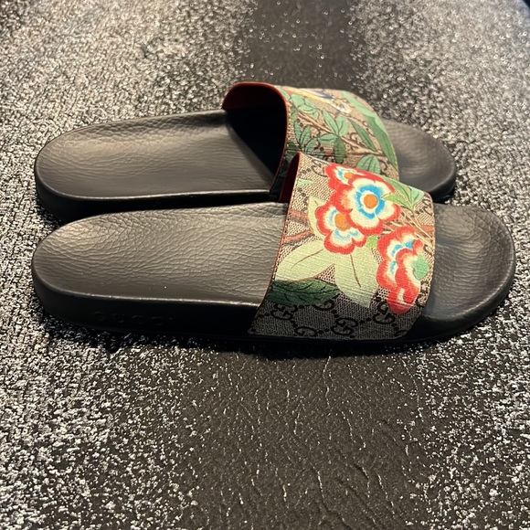 Gucci slides